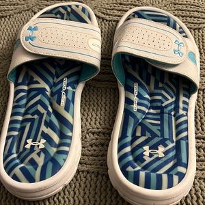 Women’s Under Armor Slides. Like New. Size 9.